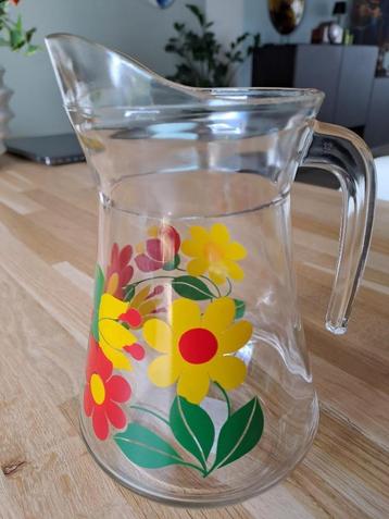 Vintage glazen kan uit de jaren 70 in perfecte staat beschikbaar voor biedingen