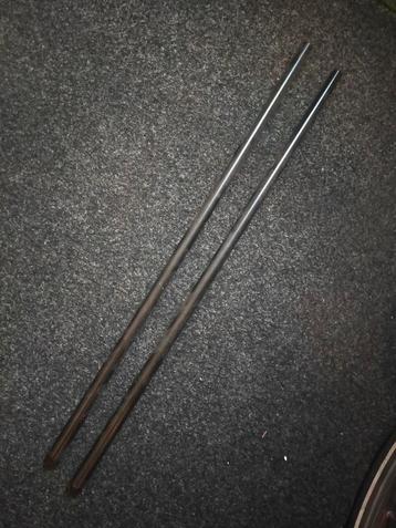 2 buisjes zwart L.73,5cm Ø18mm beschikbaar voor biedingen