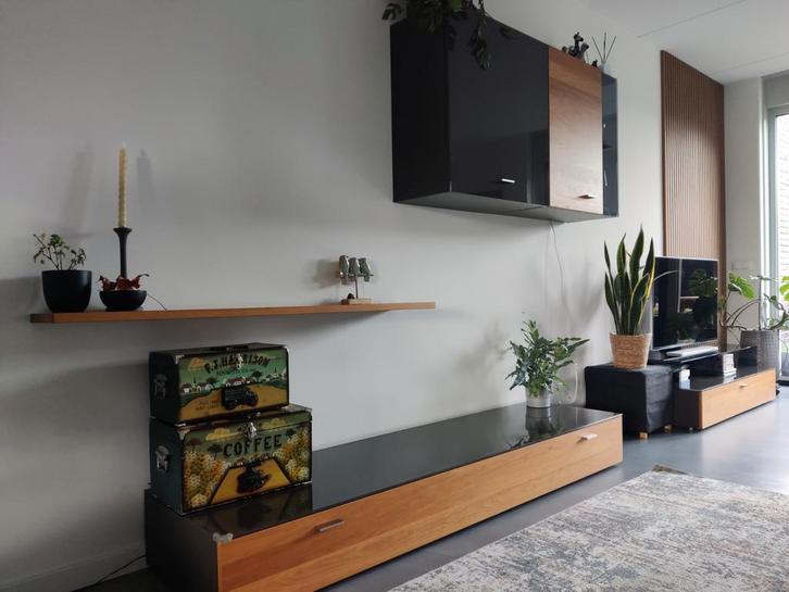 Fantastisch wandmeubel van het merk Hulsta, Huis en Inrichting, Kasten | Wandmeubels, Gebruikt, Minder dan 100 cm, 300 cm of meer