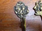 2 verschillende messing kapstokhaken, Antiek en Kunst, Ophalen of Verzenden