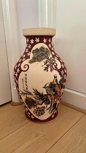 Mooie grote Chinese vaas beschikbaar voor biedingen