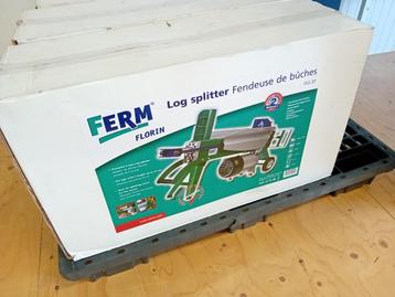 Houtklover Ferm 230 volt 4 ton FLS37 stalen wielen beschikbaar voor biedingen