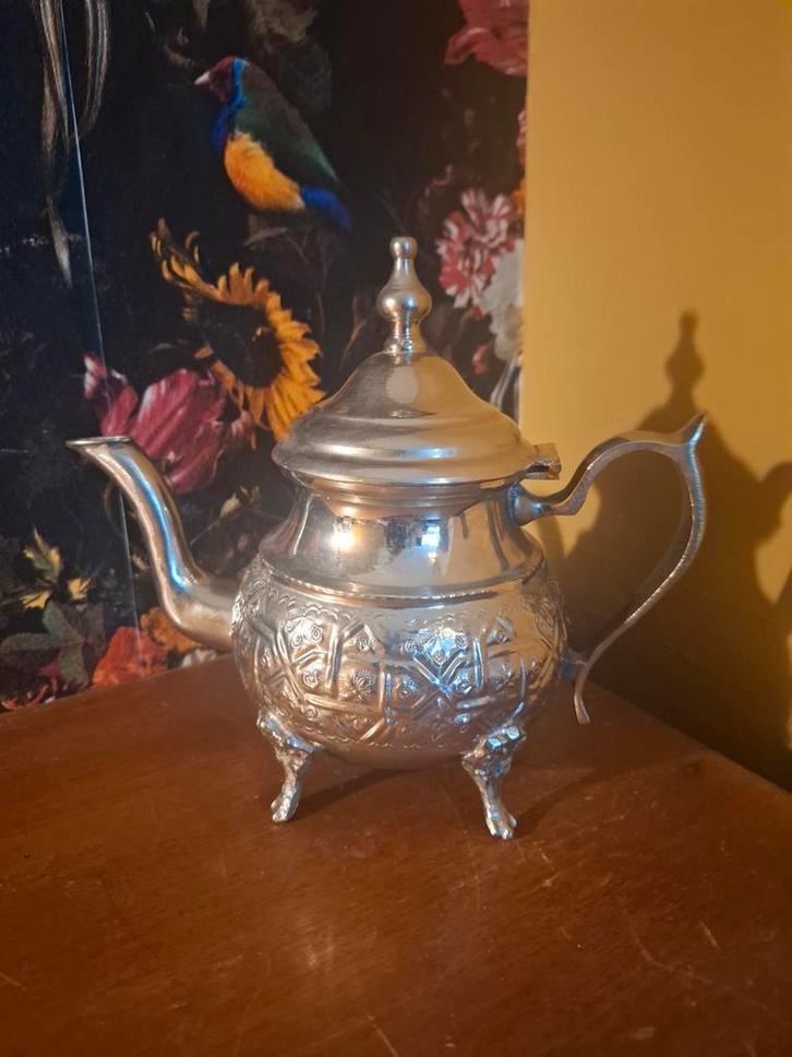 Zilveren  kleurig Theepot (verzilverde?), Antiek en Kunst, Antiek | Goud en Zilver, Ophalen of Verzenden