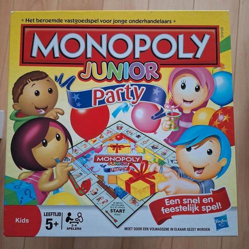 Monopoly junior party, Hobby en Vrije tijd, Gezelschapsspellen | Kaartspellen, Zo goed als nieuw, Een of twee spelers, Drie of vier spelers