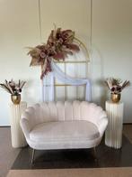 TE HUUR: Backdrop Pampas met crème/wit bruidsbank, Hobby en Vrije tijd, Feestartikelen | Verhuur, Ophalen, Zo goed als nieuw, Overige