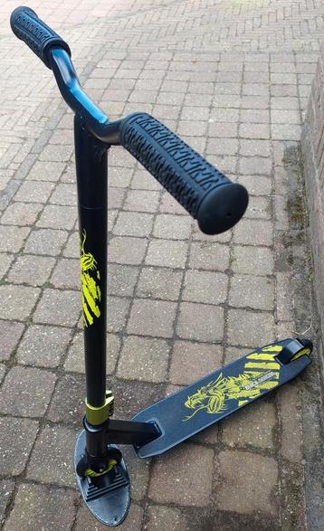  Stuntstep Black Dragon Basic Lime(nieuwstaat)+upgradepakk beschikbaar voor biedingen
