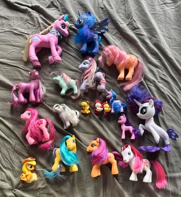 18 My little pony’s ALLEEN ALS SET beschikbaar voor biedingen