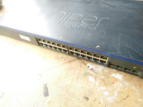 Juniper EX2200 POE switch, Computers en Software, Netwerk switches, Gebruikt, Ophalen