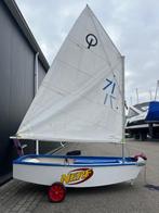 Optimist zeilbootje met trailer - klaar voor de start!, Watersport en Boten, Open zeilboten, Ophalen, Geen motor, Gebruikt, Optimist