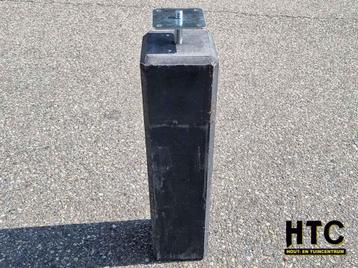 Betonpoer recht 150x150x600mm incl. stelplaat voor €25,00 beschikbaar voor biedingen