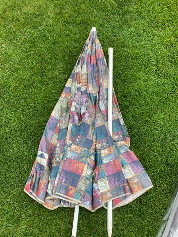 Kleurrijke Stokparasol beschikbaar voor biedingen