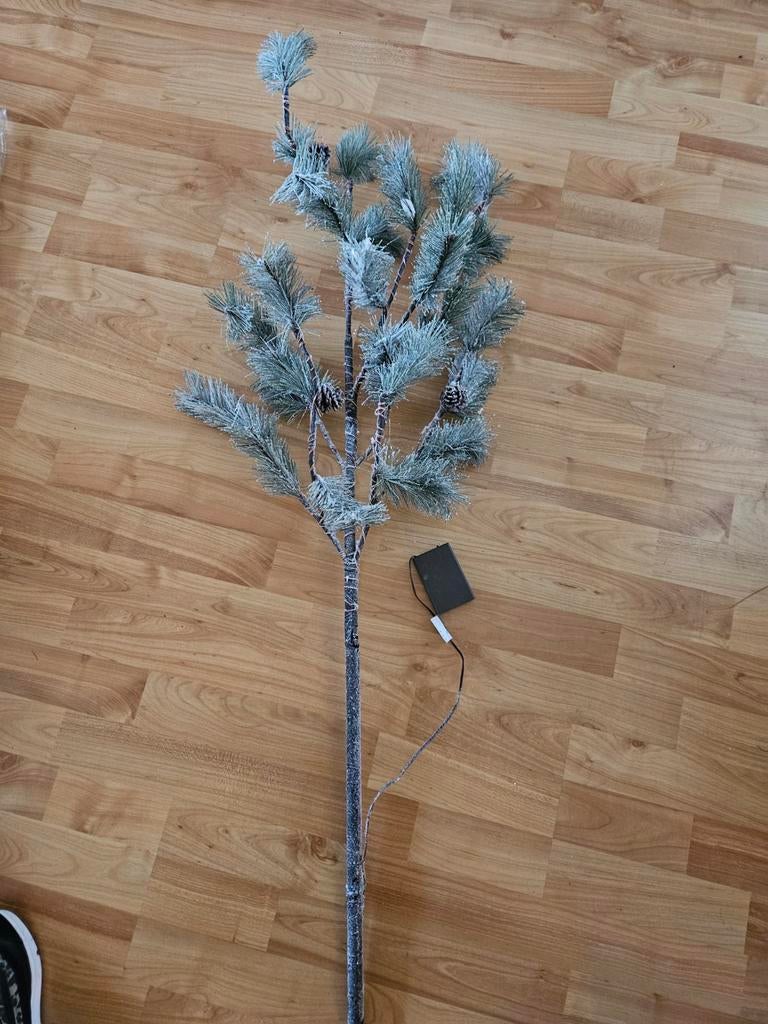 2 mooie dennenappel takkenmet verlichting, Diversen, Kerst, Ophalen, Zo goed als nieuw