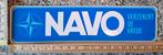 Vintage sticker NAVO verzekert de vrede, Ophalen of Verzenden, Zo goed als nieuw, Overige typen