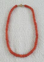 Antiek Vintage Bloedkoraal ketting., Sieraden, Tassen en Uiterlijk, Ophalen of Verzenden, Goud, Ketting, Met edelsteen