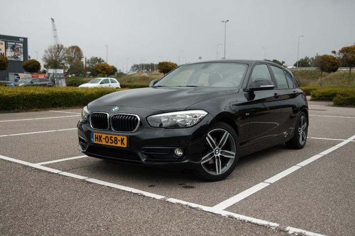 BMW 118i sportline / AUTOMAAT / M-STUUR / 5DRS / ORG NL, Auto's, BMW, Particulier, 1-Serie, ABS, Airbags, Airconditioning, Alarm