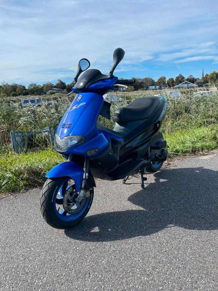 GILERA RUNNER SP DD 50 - DUITSE PAPIEREN, Fietsen en Brommers, Scooters | Piaggio, Zo goed als nieuw, Overige modellen, Maximaal 45 km/u