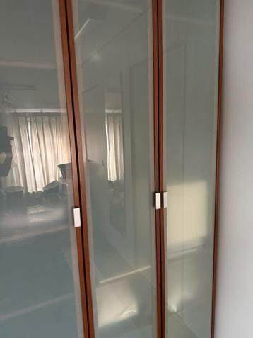 Mooie grote Ikea Pax kast met melkglas en verlichting - afbeelding 8