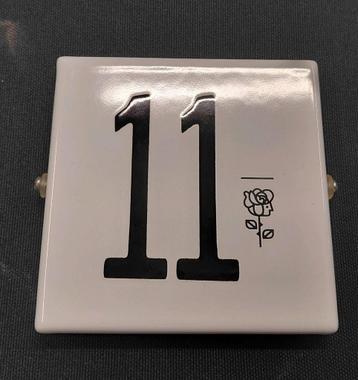 Emaille Huisnummerbordje 11 beschikbaar voor biedingen