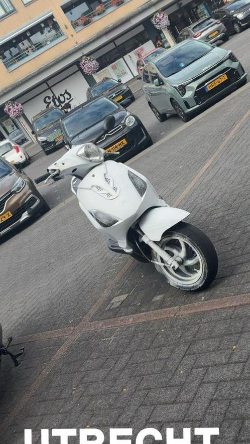 80cc TOP performance fly, Fietsen en Brommers, Scooters | Piaggio, Zo goed als nieuw, Fly, Ophalen