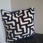 Nieuw kussen velvet fluweel maze patroon zwart wit goud, Vierkant, Nieuw, Ophalen of Verzenden, X