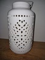 Een mooie grote witte windlicht geeft een mooi licht effect, Overige materialen, 25 tot 50 cm, Wit, Ophalen of Verzenden