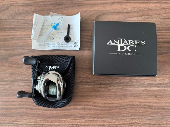 Shimano Antares DC XG, Watersport en Boten, Hengelsport | Roofvissen, Zo goed als nieuw, Molen, Ophalen of Verzenden