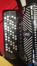 Fratelli Crosio Stradale Knopaccordeon + Koffer, Muziek en Instrumenten, Ophalen