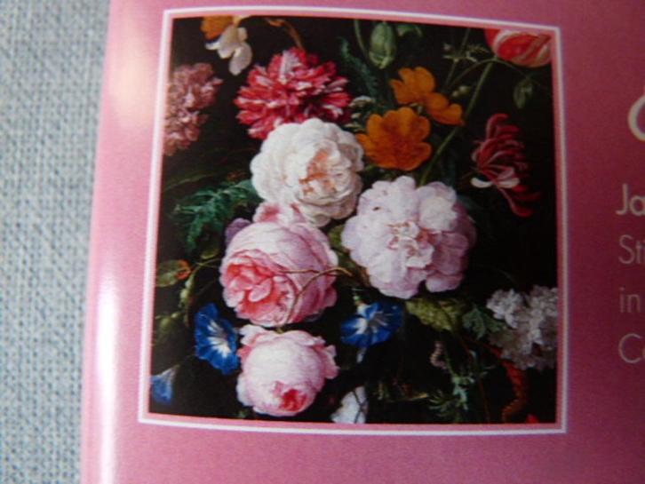 Mooie bedrukte  bloemensjaal 68x68 cm. Nieuw, Kleding | Dames, Mutsen, Sjaals en Handschoenen, Nieuw, Sjaal, Maat 38/40 (M), Ophalen of Verzenden