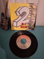 2 In A Room - Wiggle It (Radio Edit) Vinyl Single 1990, Ophalen of Verzenden, 1980 tot 2000, Zo goed als nieuw, Overige formaten