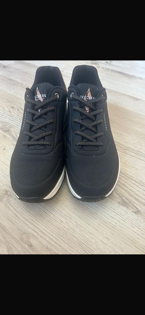 VASTE PRIJS!!!! Skechers maat 39, vallen iets groter., Kleding | Dames, Schoenen, Zo goed als nieuw, Sneakers of Gympen, Zwart