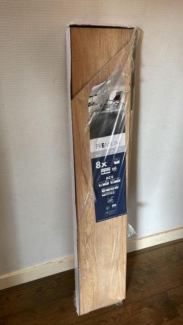 Laminaat Montmelo Premium Natural Oak aangebroken pak beschikbaar voor biedingen