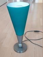 Tafellamp groen Design met zilverkleurige voet., Ophalen of Verzenden, Zo goed als nieuw, Minder dan 50 cm