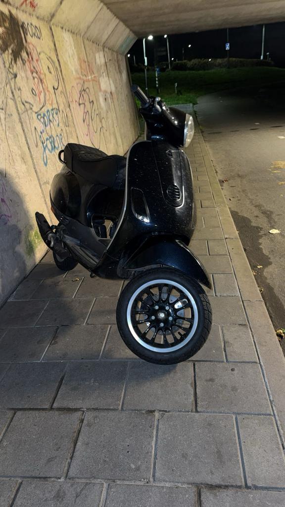 Vespa lx 70cc, Fietsen en Brommers, Scooters | Vespa, Zo goed als nieuw, Vespa LX, Tweetakt, Ophalen