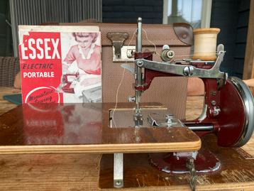 Vintage Essex hand Naaimachine met Koffer beschikbaar voor biedingen