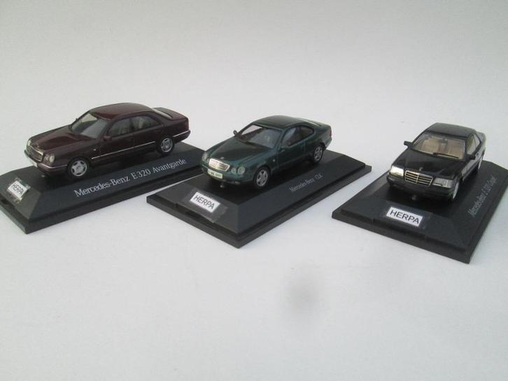 Herpa MB E320 Avantgarde - E320 Coupe - CLk / AutoArt GLK, Hobby en Vrije tijd, Modelauto's | 1:43, Zo goed als nieuw, Auto, Overige merken