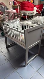 Houten wiegje met schommelfunctie, Kinderen en Baby's, Babywiegjes en Ledikanten, Ophalen, Zo goed als nieuw, Wieg