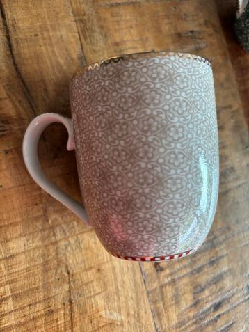 Pip Studio taupe beige koffiemokjes beschikbaar voor biedingen