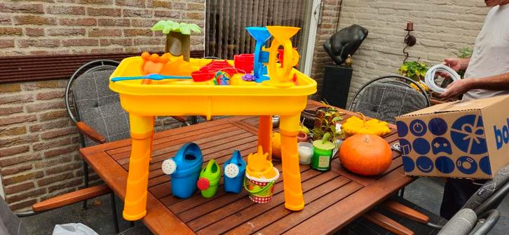 Zand- en watertafel met accessoires, Kinderen en Baby's, Speelgoed | Vtech, Zo goed als nieuw, 2 tot 4 jaar, Ophalen