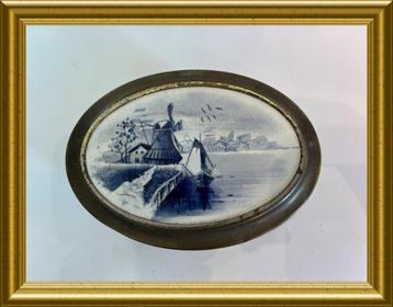 Oud ovaal delfts theedoosje, molen, bootje beschikbaar voor biedingen