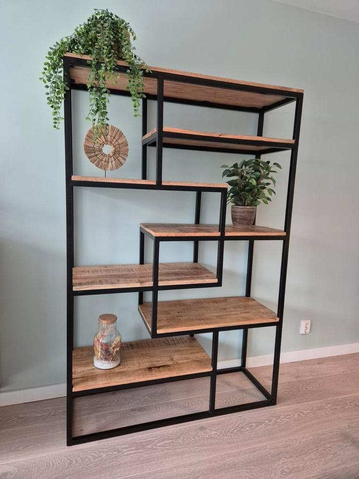 Stellingkast roomdevider wandkast Kyan industrieel, Huis en Inrichting, Kasten | Stellingkasten, Zo goed als nieuw, Ophalen