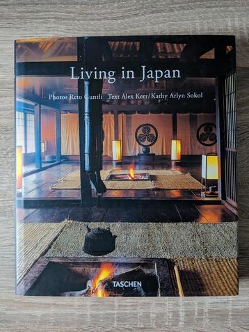 Reto Guntli - Living in Japan beschikbaar voor biedingen
