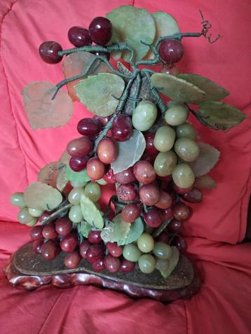 Vintage Jade Druivenboom Ornament beschikbaar voor biedingen