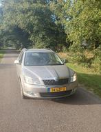 Skoda Octavia 1.2 TSI Combi 2010 Beige, Auto's, Voorwielaandrijving, 4 cilinders, Beige, Origineel Nederlands