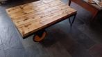 Industriële salontafel, Ophalen, Grenenhout, Gebruikt, 100 tot 150 cm