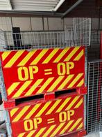 2 Pallets met Op = Op tekst, Ophalen of Verzenden, Zwart