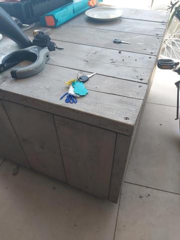 Houten Salontafel / Opbergkist beschikbaar voor biedingen