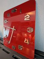 Karlsson wandklok box32 splinternieuw, Ophalen of Verzenden, Zo goed als nieuw, Digitaal, Wandklok