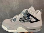 Jordan 4 Retro Frozen Moments (Women's ) Maat 42, Overige kleuren, Nieuw, Ophalen of Verzenden, Sneakers of Gympen