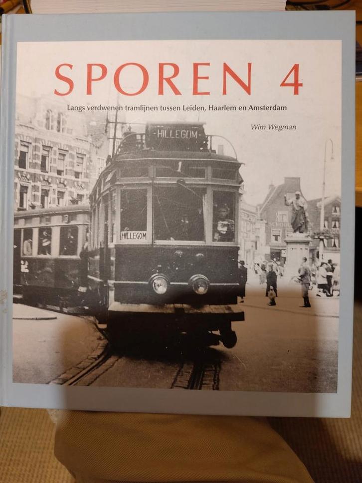 Langs verdwenen tramlijnen tussen Leiden, Haarlem en Amsterd, Boeken, Vervoer en Transport, Zo goed als nieuw, Trein, Ophalen of Verzenden