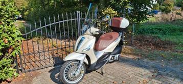 Piaggio beverly 300ie bj. 2015  lage.km.7661 nw. staat beschikbaar voor biedingen
